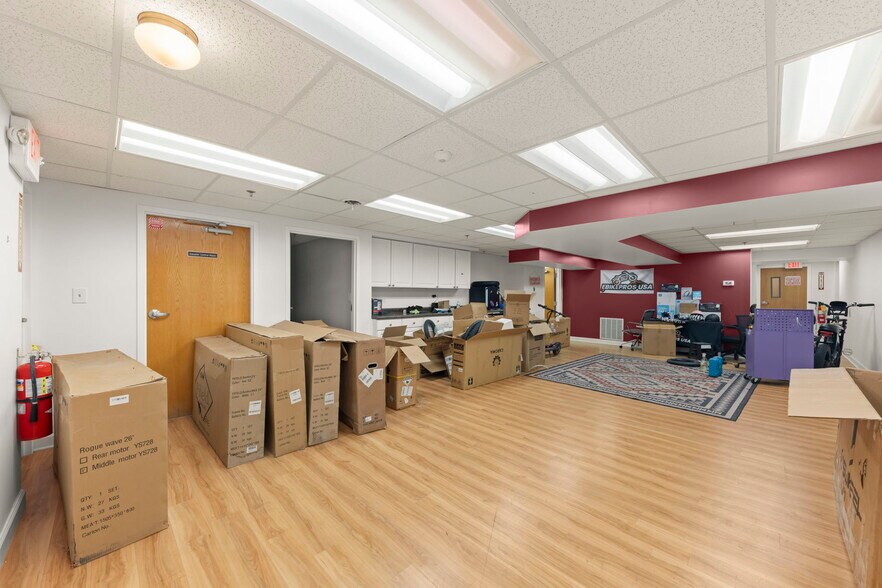 More Photos Of 1N131 County Farm Rd, Winfield Office Residential For Sale