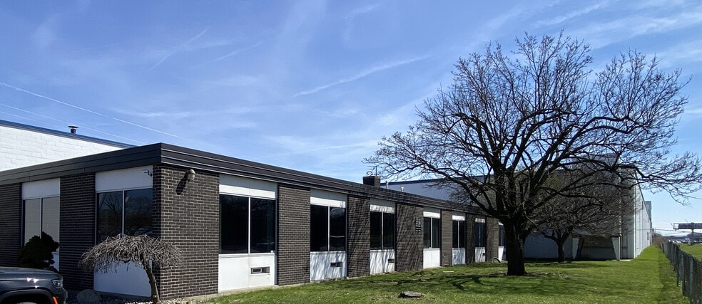More Photos Of 440 32nd St SW, Wyoming Warehouse For Sale