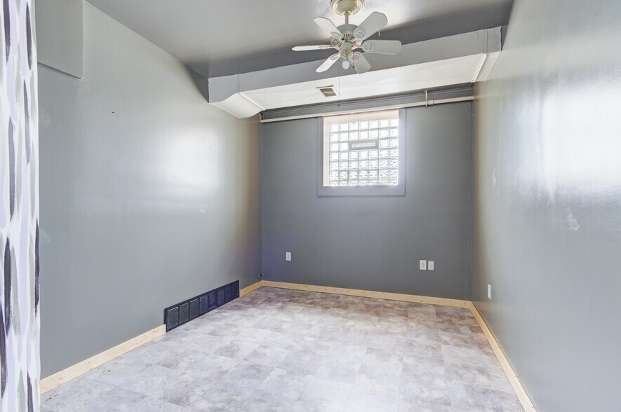 More Photos Of 2520 Rochester Rd, Royal Oak Office For Lease