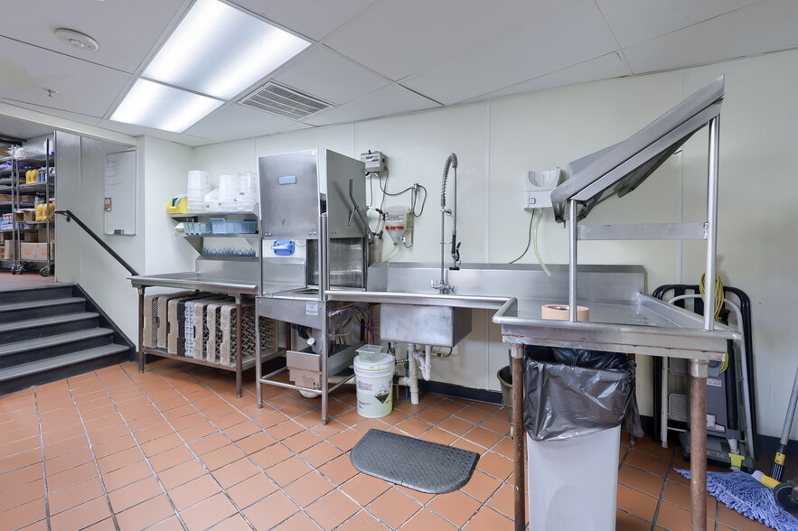 More Photos Of 3610 Newport rd, Intercourse Specialty For Lease