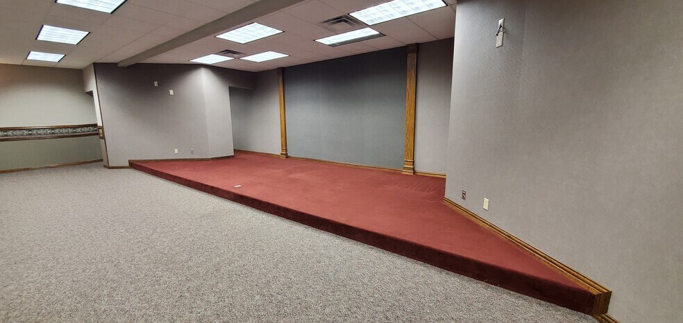 More Photos Of 626 W Main St, Fairfield Lodge Meeting Hall For Sale