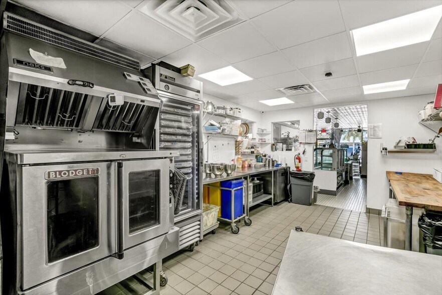 More Photos Of 2458-2462 Central Ave, Saint Petersburg Restaurant For Sale
