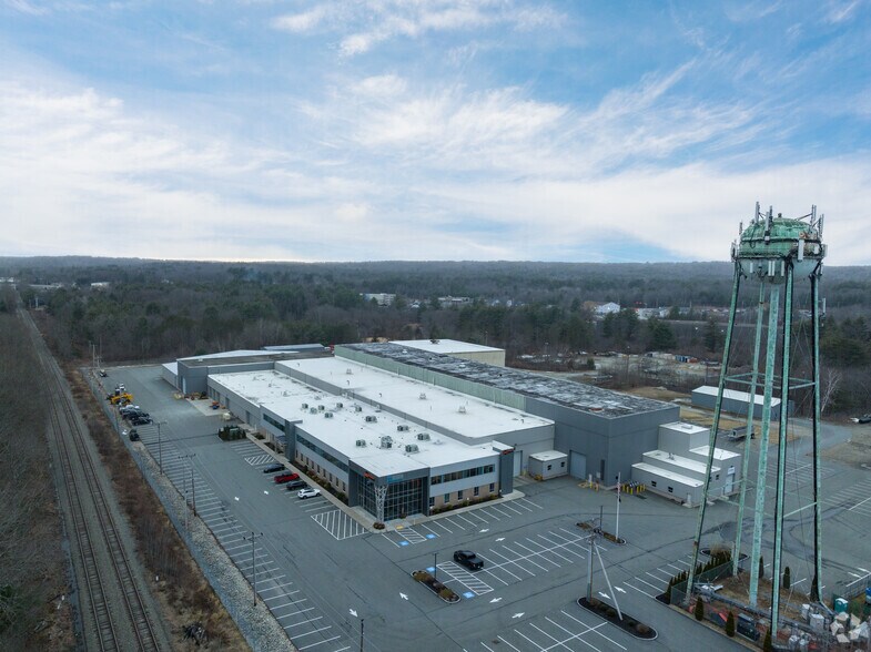 More Photos Of 144-146 Main St, Plaistow Manufacturing For Lease