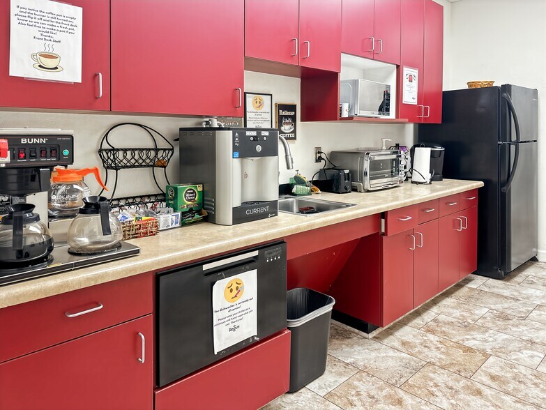 More Photos Of 4801 Lang Ave NE, Albuquerque Coworking Space