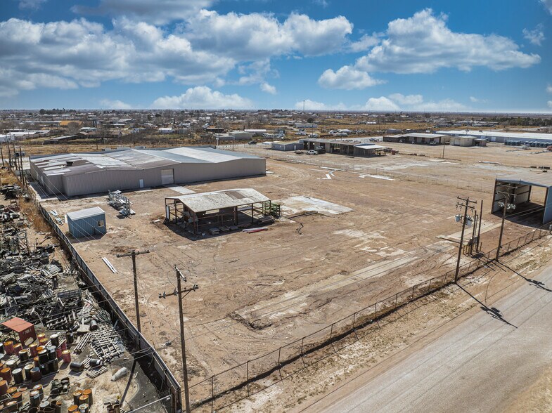 More Photos Of 2400 Steven Rd, Odessa Warehouse For Sale