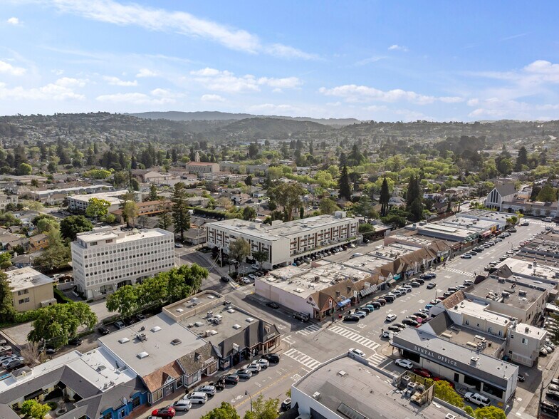 More Photos Of 33-35 W 25th Ave, San Mateo Storefront For Lease
