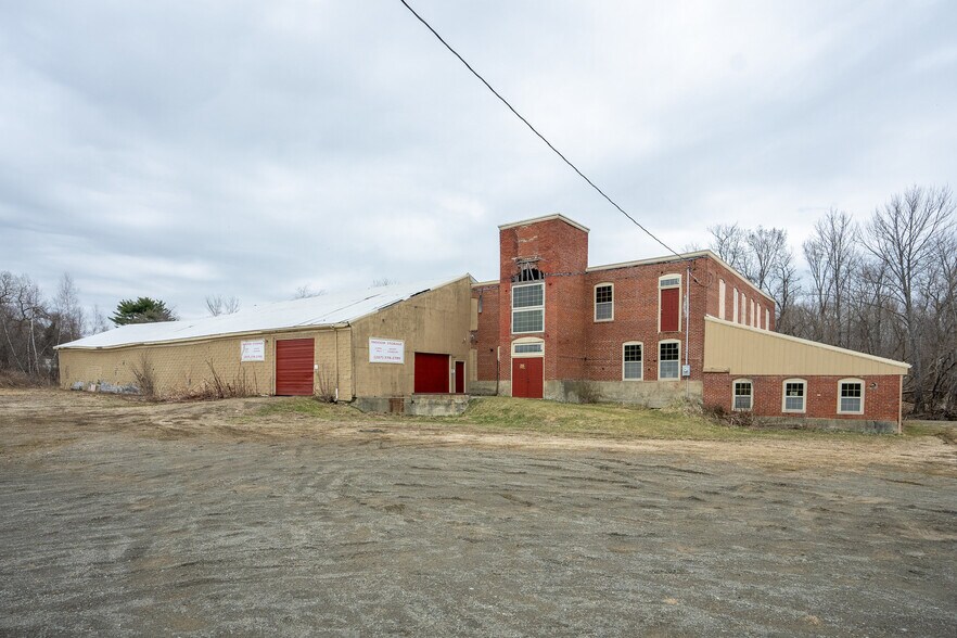 More Photos Of 60 Mill St, Corinna Self Storage For Sale
