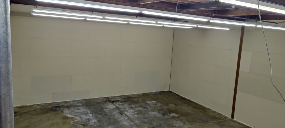 More Photos Of 430 N Canal St, South San Francisco Manufacturing For Sale