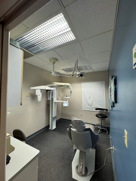 More Photos Of 801 N Wilmot Rd, Tucson Office For Sale