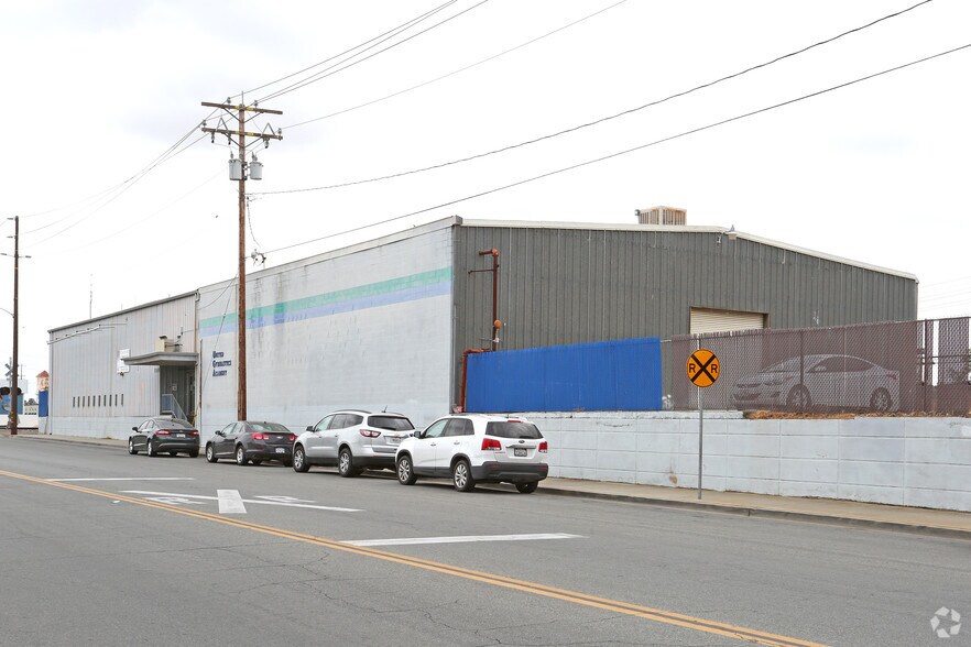 Primary Photo Of 505 W 6th St, Hanford Warehouse For Sale