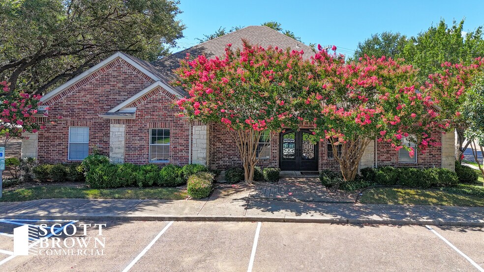 More Photos Of 2701 Valley View Ln, Farmers Branch Office For Lease