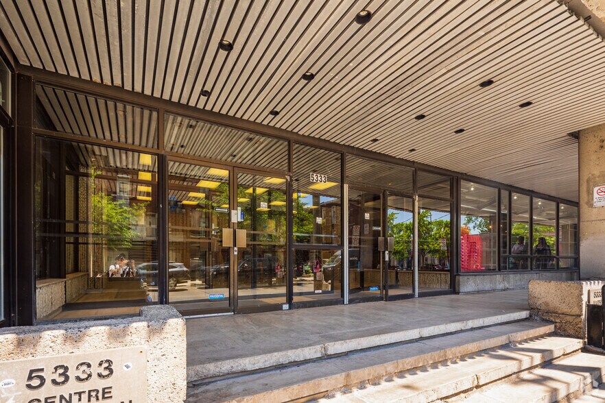 More Photos Of 5333-5335 Av Casgrain, Montréal Loft Creative Space For Lease
