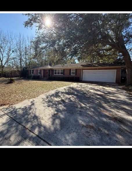 Primary Photo Of 118 E 7th North St, Summerville Office For Lease