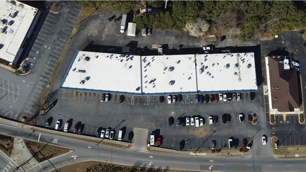 More Photos Of 1210 Rockbridge Rd, Norcross General Retail For Sale