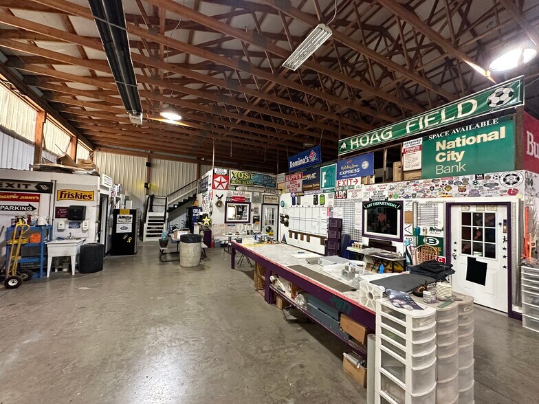 More Photos Of 10578 River Rd, Wellsburg Warehouse For Lease