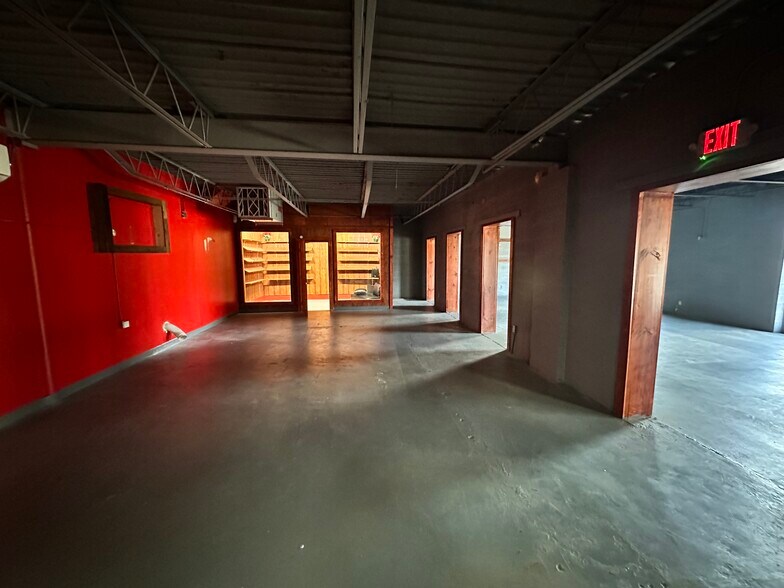 More Photos Of 2493 Broad Ave, Memphis Warehouse For Sale