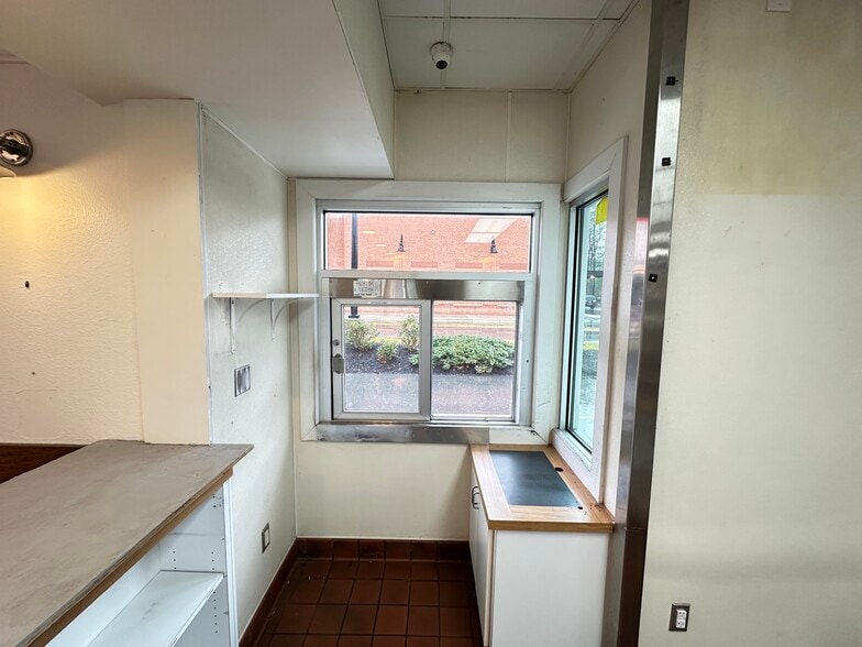 More Photos Of 1105 Gum Branch Rd, Jacksonville Fast Food For Lease