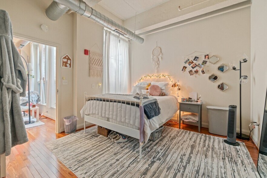 More Photos Of 311-313 W Baltimore St, Baltimore Apartments For Sale