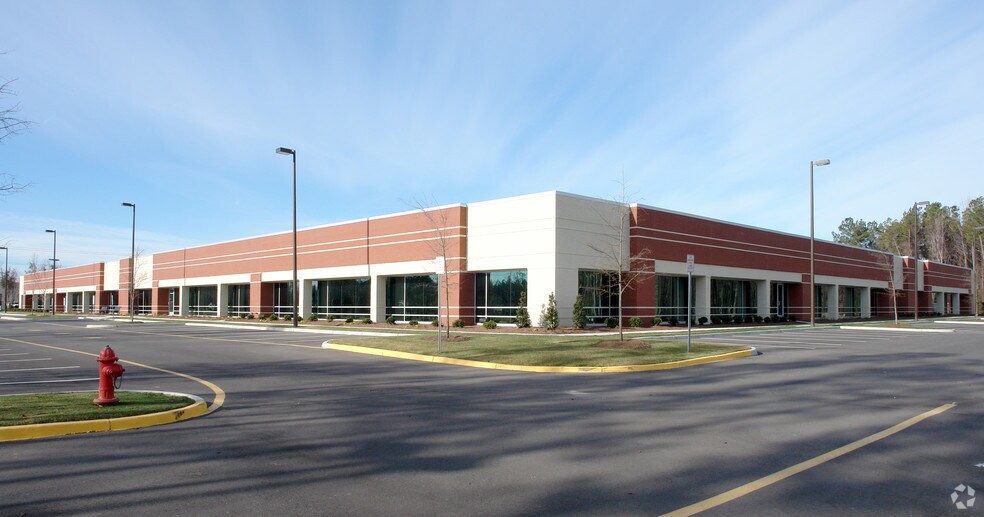 More Photos Of 7007 Harbour View Blvd, Suffolk Office For Lease