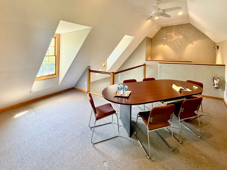 More Photos Of 270 Park Pl, Chagrin Falls Loft Creative Space For Lease