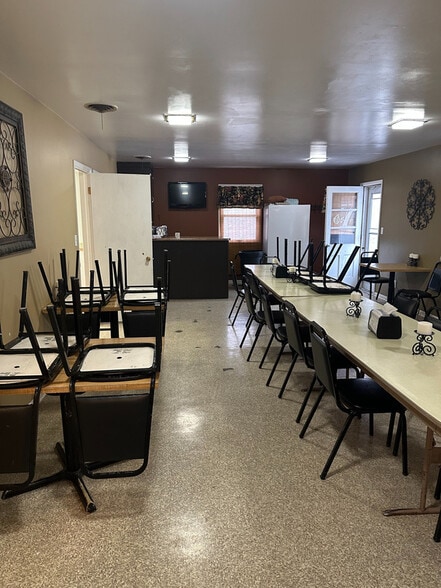 More Photos Of 307 E 6th St, Mound City Specialty For Sale