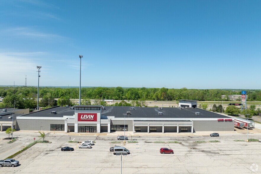 More Photos Of 23120-23290 Broadway Ave, Oakwood Village General Retail For Lease