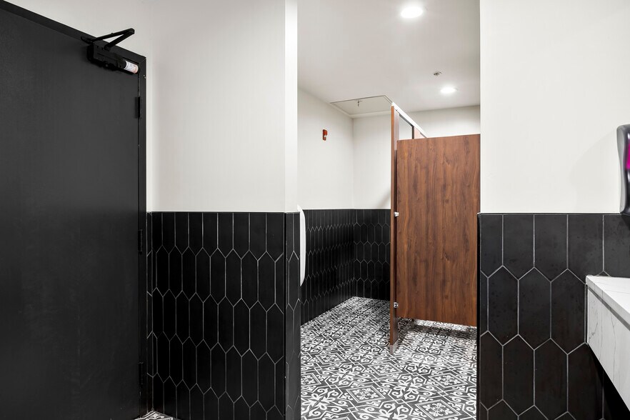 More Photos Of 132 Broadway, Schenectady Apartments For Sale