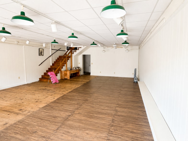 More Photos Of 61 Doyle St, Toccoa Mixed Retail For Sale