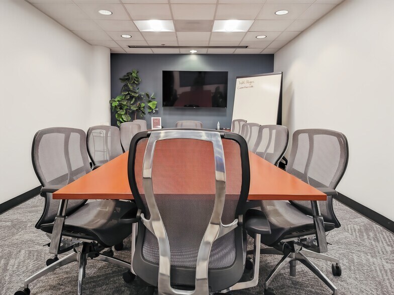 More Photos Of 2300 Main St, Kansas City Coworking Space