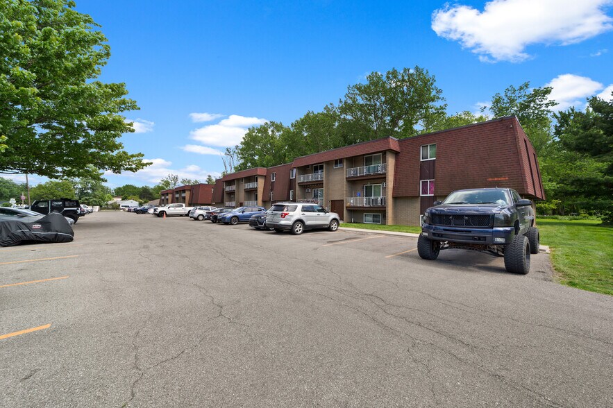 More Photos Of 5216 E Lake Rd, Sheffield Lake Apartments For Sale