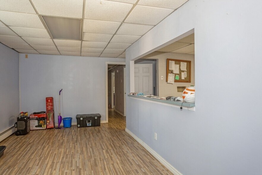 More Photos Of 626 Canal Rd, Mount Sinai Office For Lease