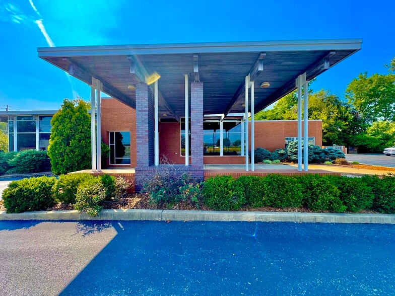 More Photos Of 1239 E 4th Street Rd, Seymour Office For Lease