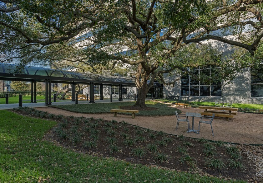 More Photos Of 1414 Enclave Pky, Houston Office For Sale