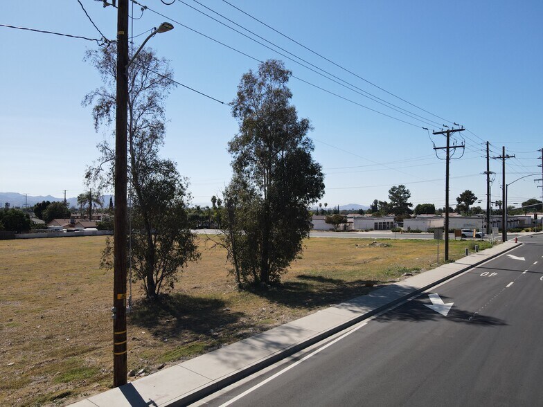 More Photos Of 6909 Victoria Ave, Highland General Retail For Lease