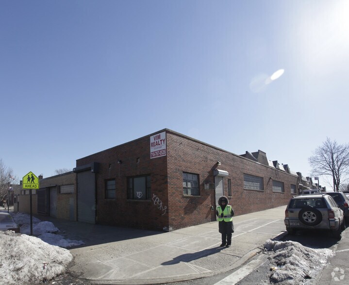 Primary Photo Of 48-01 38th St, Long Island City Warehouse For Lease