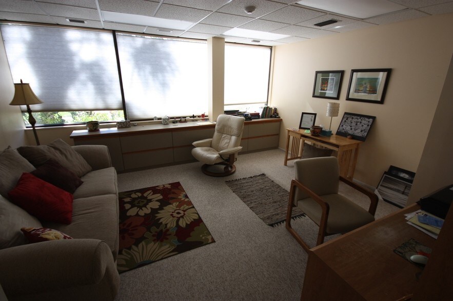 More Photos Of 2477 Stickney Point Rd, Sarasota Medical For Sale