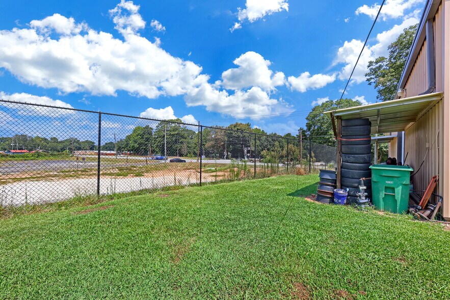 More Photos Of 1208 Atlanta Hwy NW, Auburn Industrial For Lease