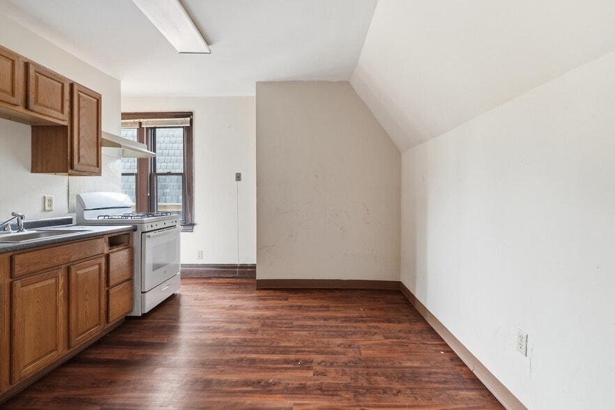 More Photos Of 215 S Braddock Ave, Pittsburgh Apartments For Sale