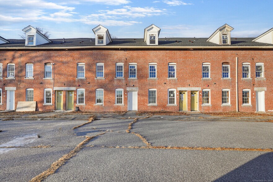 More Photos Of 29 Tiffany St, Brooklyn Apartments For Sale