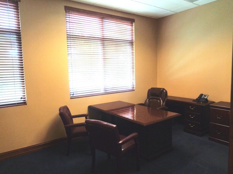 More Photos Of 1391 Sawgrass Corporate Pky, Sunrise Office For Sale