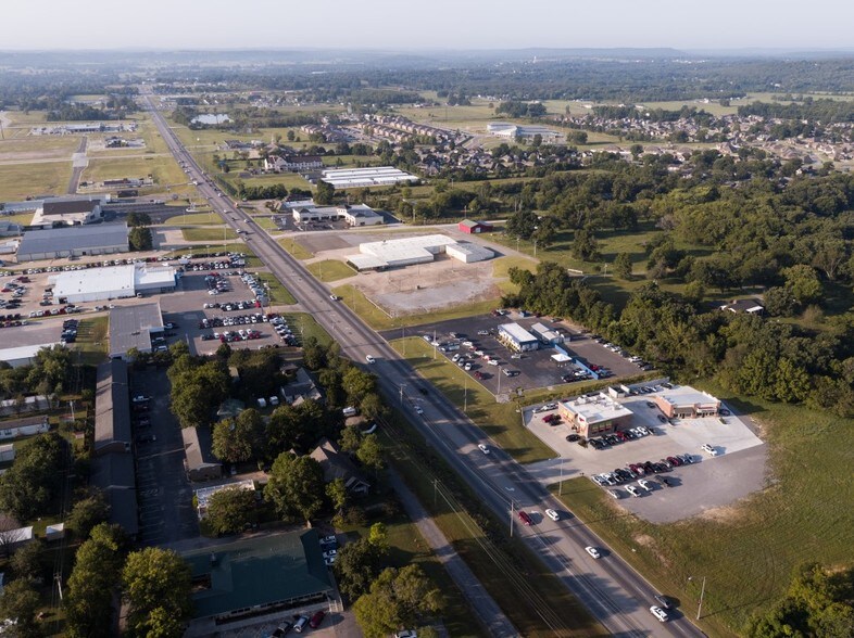 More Photos Of 3000 S Muskogee Ave, Tahlequah Industrial For Lease