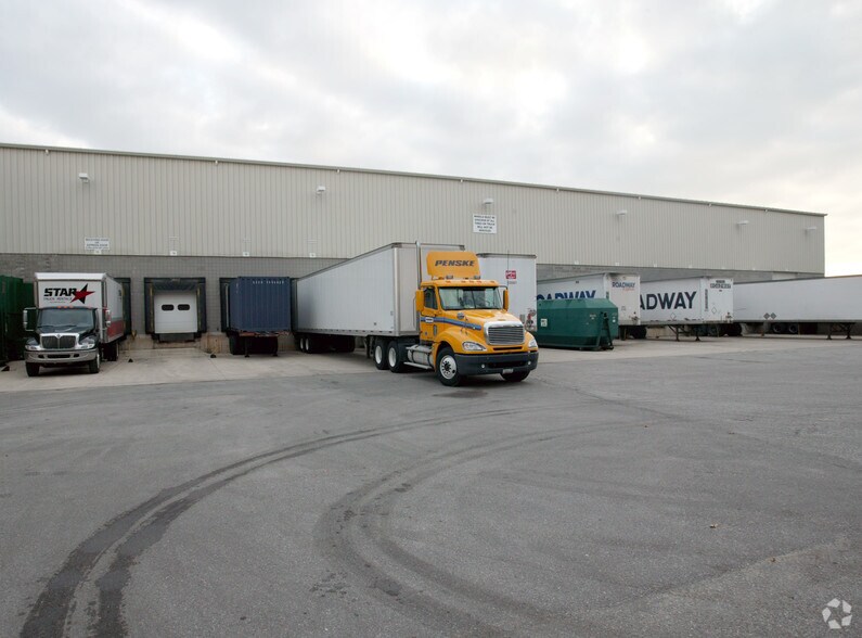 More Photos Of 3195 Wilson Dr NW, Grand Rapids Manufacturing For Lease