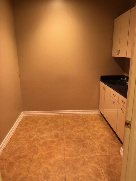 More Photos Of 6062-6074 SE Federal Hwy, Stuart Storefront Retail Office For Sale