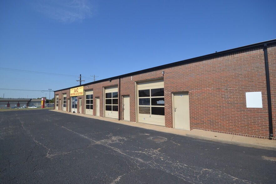 More Photos Of 2612 Oliver, Wichita Industrial For Lease