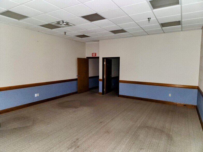 More Photos Of 5185 US Route 60, Huntington Medical For Sale