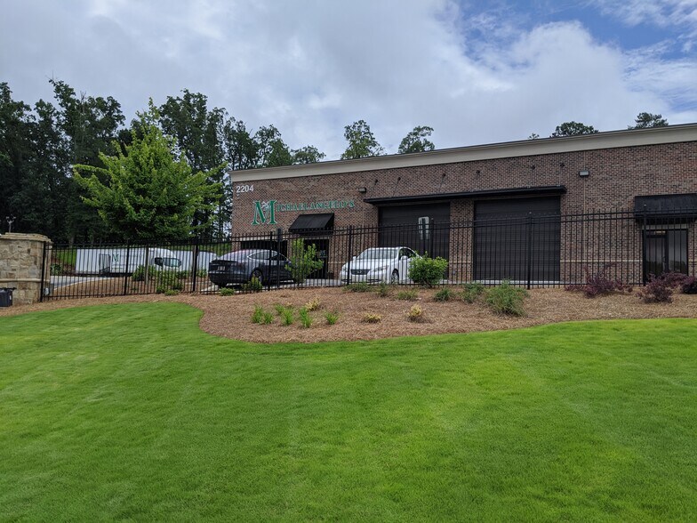 More Photos Of 2204 Justin Trl, Alpharetta Light Distribution For Lease