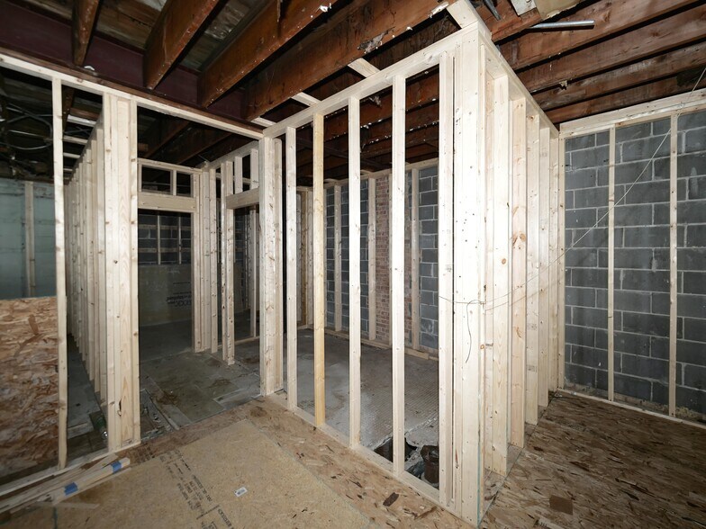 More Photos Of 5638 W Chicago Ave, Chicago Restaurant For Sale