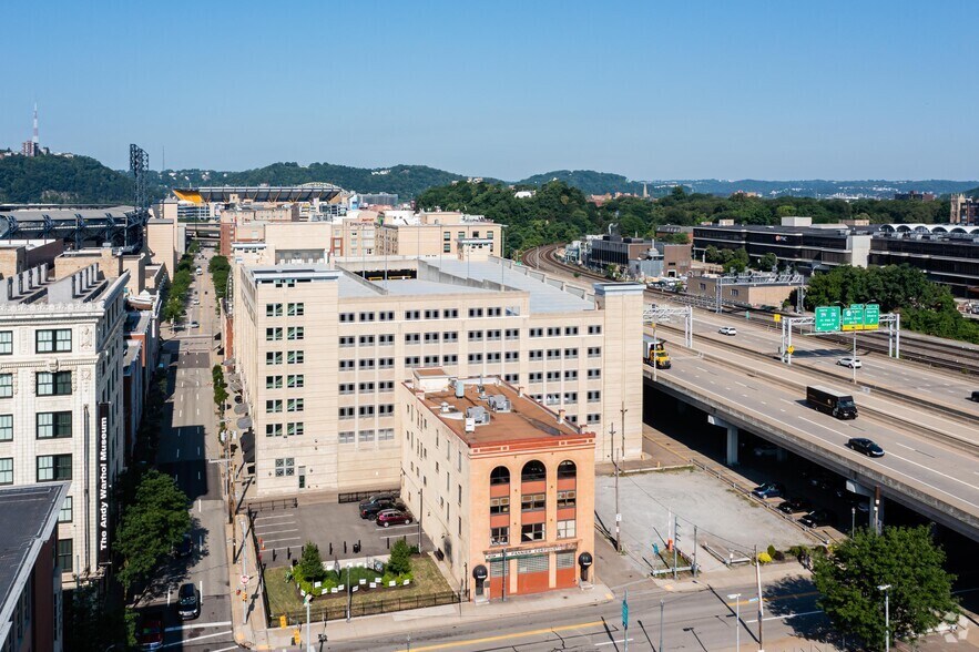 More Photos Of 207-209 Sandusky St, Pittsburgh Medical For Lease