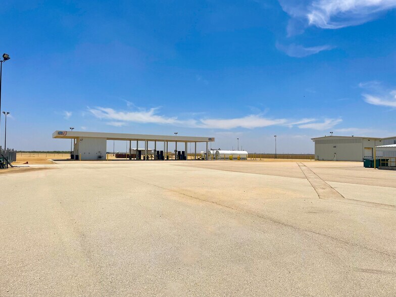 More Photos Of 2625 Co 180 rd, Garden City Manufacturing For Sale