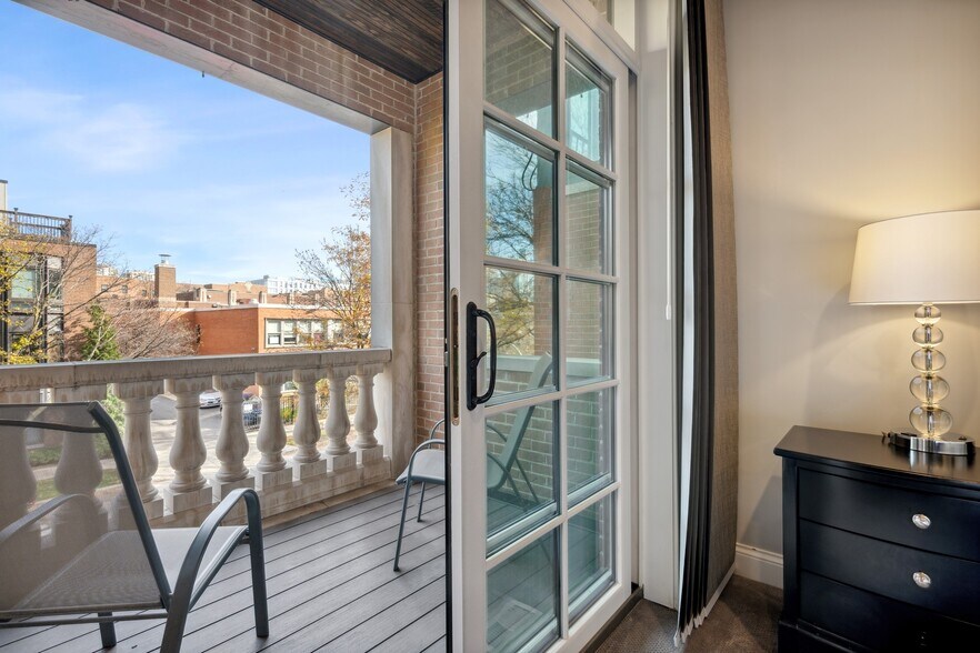 More Photos Of 1428 N Cleveland Ave, Chicago Hospitality For Sale